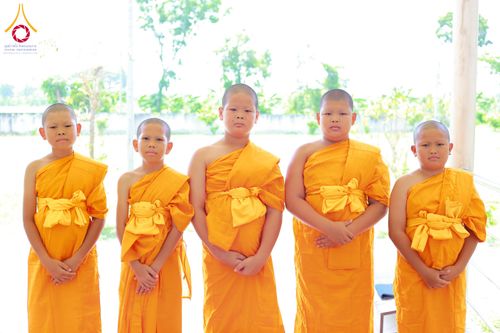 ภาพ No.319685:วันเสาร์ที่ 4 เมษายน พ.ศ.2569 พิธีขอขมา มอบผ้าไตร บรรพชาสามเณร ศูนย์อบรมเยาวชนนครปฐม