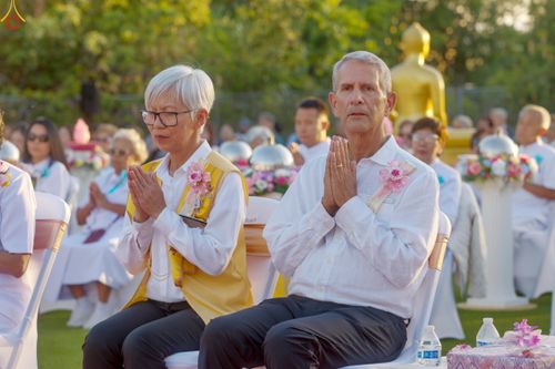 ภาพ No.332727:วันอาทิตย์ที่ 31 พฤษภาคม พ.ศ. 2569 วันวิสาขบูชา ณ วัดพระธรรมกายแคลิฟอร์เนีย  ประเทศสหรัฐอเมริกา