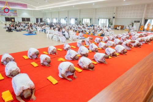 ภาพ No.318684:วันที่ 29 มีนาคม พ.ศ. 2569 พิธีเวียนประทักษิณ มอบผ้าไตร บรรพชาสามเณร  ณ ศูนย์อบรมเยาวชนกาญบุรี