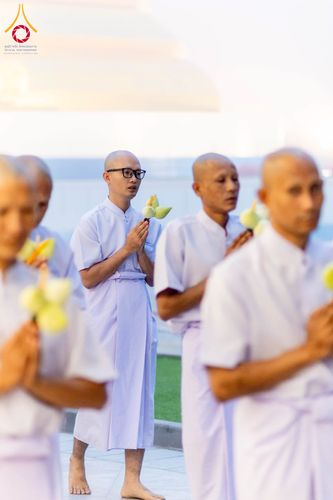 ภาพ No.298055:วันเสาร์ที่ 17 มกราคม พ.ศ. 2569 พิธีบรรพชาอุปสมบท โครงการอุปสมบทหมู่ บูชาธรรมครบ 117 ปี คุณยายอาจารย์มหารัตนอุบาสิกาจันทร์ ขนนกยูง  ณ อุโบสถพระไตรปิฎก วัดพระธรรมกาย