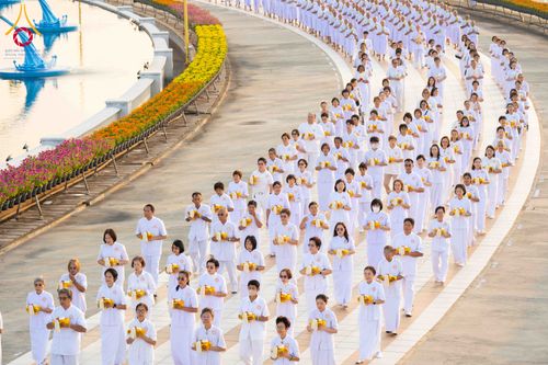 ภาพ No.320830:วันเสาร์ที่ 11 เมษายน พ.ศ.2569 พิธีเวียนประทักษิณ พิธีวันทาเจดีย์ โครงการอุปสมบทหมู่ บูชาธรรมหลวงพ่อธัมมชโย พ.ศ.2569 โครงการอุปสมบทหมู่ธรรมทายาท ระดับอุดมศึกษา รุ่น 53 (ภาคฤดูร้อน) ณ วัดพระธรรมกาย ปทุมธานี