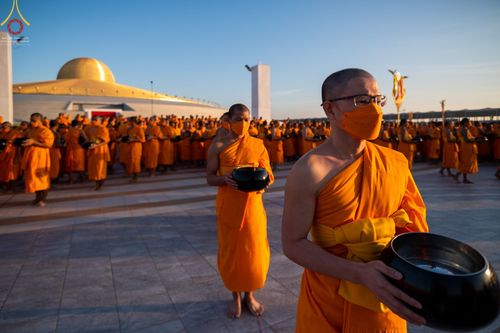 ภาพ No.68715:พิธีตักบาตรฉลองพระใหม่ วันที่ 1 มกราคม พ.ศ. 2566 ณ วัดพระธรรมกาย จ.ปทุมธานี