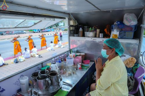 ภาพ No.68919:พิธีต้อนรับพระธรรมยาตรา ในโครงการธรรมยาตรากตัญญูบูชา มหาปูชนียาจารย์ พระมงคลเทพมุนี(สด จนฺทสโร) พระผู้ปราบมาร อนุสรณ์สถาน 7 แห่ง ปีที่ 11 วันที่ 3 มกราคม พ.ศ. 2566 ณ อนุสรณ์สถานมหาวิหารพระมงคลเทพมุนี จ.สุพรรณบุรี