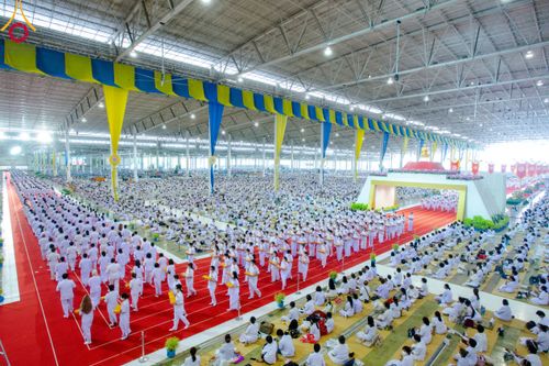 ภาพ No.92271:พิธีทอดกฐินธรรมชัยเพื่อสร้างอาคาร 115 ปี คุณยายอาจารย์มหารัตนอุบาสิกาจันทร์ ขนนกยูง อาทิตย์ต้นเดือนที่ 5 พฤศจิกายน พ.ศ. 2566 ณ วัดพระธรรมกาย จ.ปทุมธานี