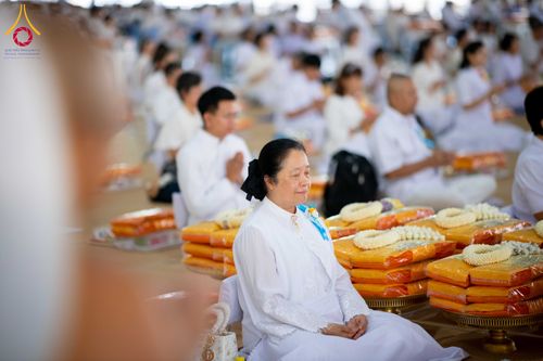 ภาพ No.326724:วันที่ 1 พฤษภาคม พ.ศ.2569 พิธีบุพเปตพลี ครั้งที่ 181 ร่วมอุทิศบุญแด่หมู่ญาติที่ล่วงลับไปแล้ว และสืบทอดอายุพระพุทธศาสนา ณ หอฉันคุณยายอาจารย์ฯ วัดพระธรรมกาย