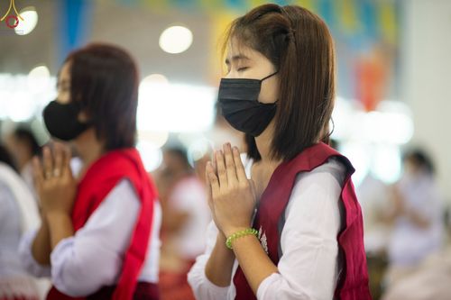 ภาพ No.65194:พิธีบูชาข้าวพระ และสาธุชนปฏิบัติธรรมร่วมกัน ในวันอาทิตย์ต้นเดือนที่ 4 ธันวาคม พ.ศ. 2565 ณ วัดพระธรรมกาย จ.ปทุมธานี