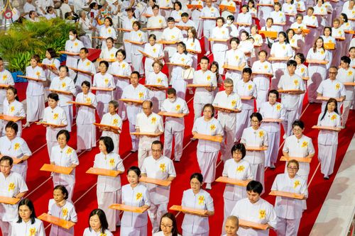 ภาพ No.345640:วันพฤหัสบดีที่ 27 สิงหาคม พ.ศ.2569 พิธีทอดผ้าป่าเพื่อถวายอุปกรณ์สื่อโสตทัศน์ อาคาร 82 ปี หลวงพ่อธัมมชโย พิธีทอดผ้าป่าสมทบกฐินวัดพระธรรมกาย และสมทบกฐิน 30,000 กว่าวัดทั่วไทย ครั้งที่ 1 ประจำปี พุทธศักราช 2569 ณ วัดพระธรรมกาย ปทุมธานี