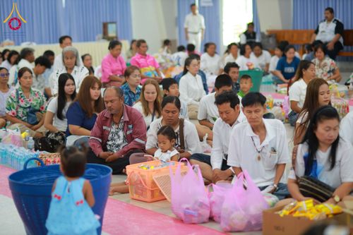 ภาพ No.321826:วันที่ 12 เมษายน พ.ศ.2569 ตักบาตรสงกรานต์ฉลองสามเณรใหม่  ณ ศูนย์ปฏิบัติธรรมระยอง(บ้านช่องลม)