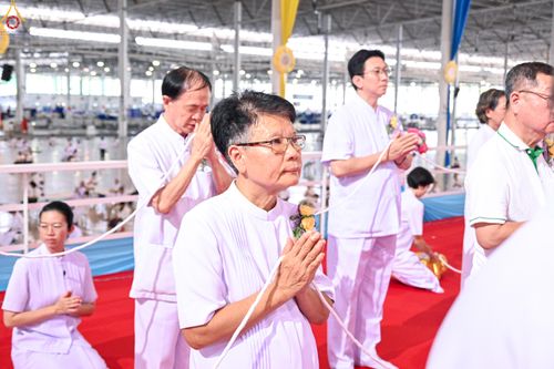 ภาพ No.342795:วันอาทิตย์ที่ 9 สิงหาคม พ.ศ.2569 พิธีจุดเทียนใจ ไฟนิรันดร์ อนันตชัย ณ รัตนบัลลังก์ วัดพระธรรมกาย
