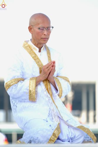 ภาพ No.330446:วันวิสาขบูชา อาทิตย์ที่ 31 พฤษภาคม พ.ศ.2569 พิธีเวียนประทักษิณ และพิธีวันทาเจดีย์ ณ พระมหาธรรมกายเจดีย์ วัดพระธรรมกาย จังหวัดปทุมธานี