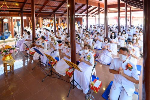 ภาพ No.71609:พระธรรมยาตรา ปฏิบัติศาสนกิจ ทำนุบำรุงศาสนสถาน, ปฏิบัติธรรม ร่วมกับชุมชน,นักเรียนเด็กดีวีสตาร์ และร่วมพิธีทอดผ้าป่าบำรุงศาสนสถาน ในโครงการธรรมยาตรากตัญญูบูชา มหาปูชนียาจารย์ พระมงคลเทพมุนี(สด จนฺทสโร) พระผู้ปราบมาร อนุสรณ์สถาน 7 แห่ง ปีที่ 11 ณ วัดสองพี่น