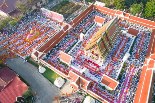 ภาพ No.73581:พิธีตักบาตรพระธรรมยาตราฯ ในโครงการธรรมยาตรากตัญญูบูชา มหาปูชนียาจารย์ พระมงคลเทพมุนี(สด จนฺทสโร) พระผู้ปราบมาร ปีที่ 11 ณ อนุสรณ์สถานลำดับที่ 4 สถานที่เกิดด้วยกายธรรม วัดโบสถ์ (บน) บางคูเวียง อ.บางกรวย จ.นนทบุรี วันที่ 22 มกราคม พ.ศ. 2566