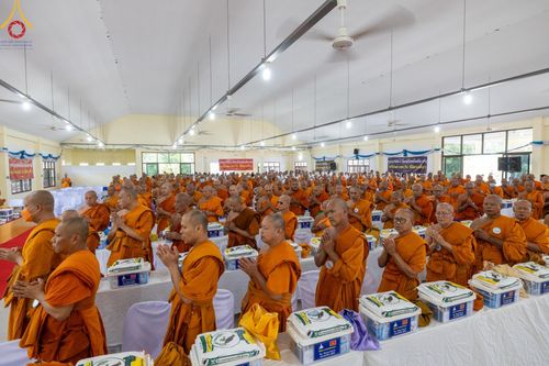 ภาพ No.137676:พิธีตักบาตร พิธีถวายสังฆทานแด่คณะสงฆ์ 323 วัด พิธีทำบุญอุทิศส่วนกุศลแด่ผู้วายชนม์ ในเหตุการณ์ความไม่สงบ 4 จังหวัดชายแดนภาคใต้ ปีที่ 20 ครั้งที่ 169 และพิธีมอบกองทุนหนุนแรงใจช่วยครูใต้ ปีที่ 17 ครั้งที่ 134 วันที่ 25 พฤษภาคม พ.ศ.2567 อ.ตากใบ จ.นราธิวาส