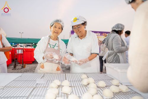 ภาพ No.297841:วันที่ 19 มกราคม พ.ศ. 2569 พิธีถวายภัตตาหารเป็นสังฆทาน แด่พระธรรมยาตรา ณ อนุสรณ์สถานบางปลา วัดบางปลา อำเภอบางเลน จังหวัดนครปฐม ในโครงการธรรมยาตรา กตัญญูบูชา มหาปูชนียาจารย์ พระมงคลเทพมุนี(สด จนฺทสโร) พระผู้ปราบมาร อนุสรณ์สถาน 7 แห่ง ปีที่ 14