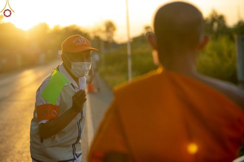 ภาพ No.69275:พิธีถวายภัตตาหารเป็นสังฆทาน แด่คณะพระธรรมยาตราฯ ในโครงการธรรมยาตราฯ ปีที่ 11 ณ อนุสรณ์สถานมหาวิหารพระมงคลเทพมุนี อ.สองพี่น้อง จ.สุพรรณบุรี วันที่ 4 และ 5 มกราคม พ.ศ. 2566