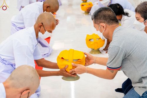 ภาพ No.65613:พิธีปลงผม และพิธีขอขมามอบผ้าไตร นาคธรรมทายาท ในโครงการอุปสมบทบูชาธรรม มหาปูชนียาจารย์ประจำปี 2565 ณ ศูนย์ปฏิบัติธรรมภาคใต้ บางกล่ำ จ.สงขลา วันที่ 19 พฤศจิกายน พ.ศ. 2565