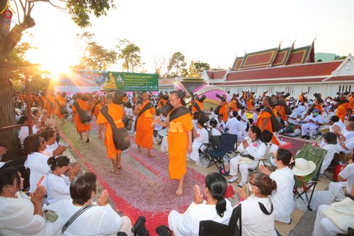 ภาพ No.295343:วันที่ 16 มกราคม พ.ศ. 2569 พิธีต้อนรับพระธรรมยาตรา อนุสรณ์สถานลำดับที่ 4 (ภาพชุดที่ 2) สถานที่เกิดด้วยกายธรรม ณ วัดโบสถ์บน ต.บางคูเวียง จ.นนทบุรี ในโครงการธรรมยาตรา กตัญญูบูชา มหาปูชนียาจารย์ พระมงคลเทพมุนี(สด จนฺทสโร) พระผู้ปราบมาร อนุสรณ์สถาน 7 แห่ง ปี