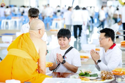 ภาพ No.328835:วันเสาร์ที่ 16 พฤษภาคม พ.ศ.2569 พิธีบุพเปตพลี ครั้งที่ 183 ร่วมอุทิศบุญแด่หมู่ญาติที่ล่วงลับไปแล้ว และสืบทอดอายุพระพุทธศาสนา ณ หอฉันคุณยายอาจารย์ฯ  วัดพระธรรมกาย