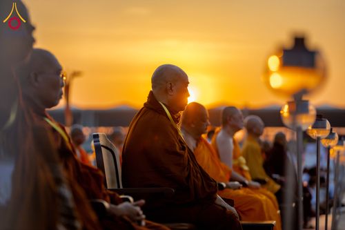 ภาพ No.312068:วันอังคารที่ 3 มีนาคม พ.ศ.2569 พิธีเวียนประทักษิณและจุดมาฆประทีป ณ ลานธรรมพระมหาธรรมกายเจดีย์ วัดพระธรรมกาย