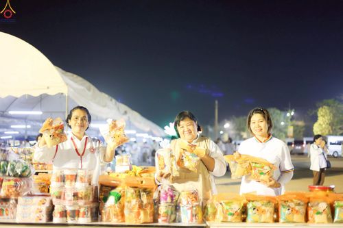 ภาพ No.306586:ภาพเบื้องหลังอาสาสมัครรวมใจ ชุดที่ 5 ในโครงการธรรมยาตรา กตัญญูบูชา มหาปูชนียาจารย์ พระมงคลเทพมุนี(สด จนฺทสโร) พระผู้ปราบมาร อนุสรณ์สถาน 7 แห่ง ปีที่ 14