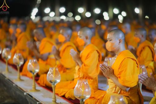 ภาพ No.69392:พิธีจุดประทีปถวายเป็นพุทธบูชา และบูชาธรรมมหาปูชนียาจารย์ ในโครงการธรรมยาตรากตัญญูบูชา มหาปูชนียาจารย์ พระมงคลเทพมุนี(สด จนฺทสโร) พระผู้ปราบมาร ปีที่ 11 ณ อนุสรณ์สถานมหาวิหารพระมงคลเทพมุนี อ.สองพี่น้อง จ.สุพรรณบุรี