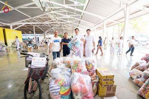 ภาพ No.291001:วันจันทร์ที่ 5 มกราคม พ.ศ. 2569  วัดพระธรรมกาย มูลนิธิธรรมกาย  จัดพิธีมอบของขวัญสนับสนุนการจัดกิจกรรมงานวันเด็กแห่งชาติ ประจำปี พ.ศ. 2569 ให้แก่องค์กรภาคีเครือข่ายกว่า 200 องค์กร ณ วัดพระธรรมกาย อ.คลองหลวง จ.ปทุมธานี