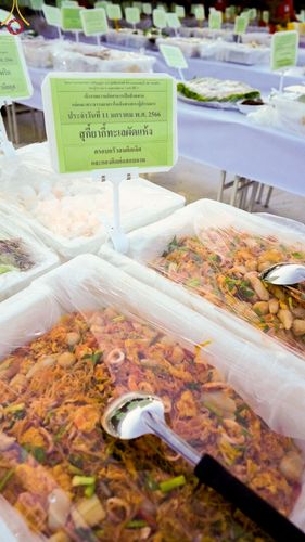 ภาพ No.70107:พิธีถวายภัตตาหารเป็นสังฆทาน แด่คณะพระธรรมยาตราฯ ในโครงการธรรมยาตราฯ ปีที่ 11 ณ อนุสรณ์สถานคลองบางนางแท่น อ.สามพราน จ.นครปฐม วันที่ 11 มกราคม พ.ศ. 2566