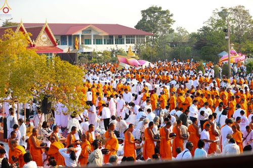 ภาพ No.294458:วันที่ 14 มกราคม พ.ศ. 2569 พิธีตักบาตรพระธรรมยาตรา ณ วัดสองพี่น้อง ต.ต้นตาล อ.สองพี่น้อง จ.สุพรรณบุรี ในโครงการธรรมยาตรา กตัญญูบูชา มหาปูชนียาจารย์ พระมงคลเทพมุนี(สด จนฺทสโร) พระผู้ปราบมาร อนุสรณ์สถาน 7 แห่ง ปีที่ 14