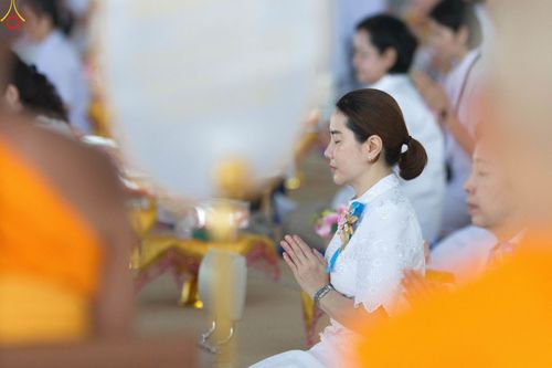 ภาพ No.348261:วันที่ 10 กันยายน พ.ศ.2569 พิธีสวดพระพุทธมนต์ และถวายภัตตาหารเป็นสังฆทาน เนื่องในวันครบ 26 ปี วันคล้ายละสังขาร คุณยายอาจารย์มหารัตนอุบาสิกาจันทร์ ขนนกยูง ณ หอฉันคุณยายอาจารย์ฯ วัดพระธรรมกาย