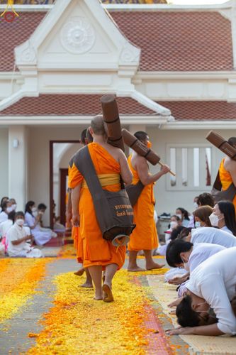 ภาพ No.72496:พิธีต้อนรับพระธรรมยาตรา ในโครงการธรรมยาตรากตัญญูบูชา มหาปูชนียาจารย์ พระมงคลเทพมุนี(สด จนฺทสโร) พระผู้ปราบมาร อนุสรณ์สถาน 7 แห่ง ปีที่ 11 วันที่ 18 มกราคม พ.ศ. 2566 ณ อนุสรณ์สถานลำดับที่ 4 สถานที่เกิดด้วยกายธรรม วัดโบสถ์ (บน) บางคูเวียง อ.บางกรวย จ.นนทบุ