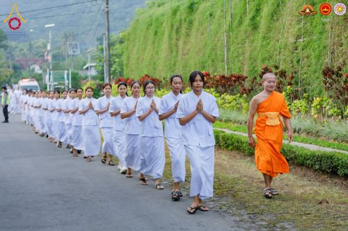 ภาพ No.280049:วันที่ 31 ธันวาคม พ.ศ. 2568 เดินธรรมยาตราที่บรมพุทธโธ อินโดนีเซีย