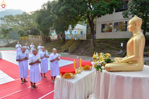 ภาพ No.280741:วันที่ 28 ธันวาคม พ.ศ. 2568 พิธีอุปสมบท โครงการอุปสมบทหมู่ ๘๑ ปี บูชาธรรมหลวงพ่อธัมมชโย ณ สมาคมพุทธ เขตตงช้ง เขตบริหารพิเศษฮ่องกง