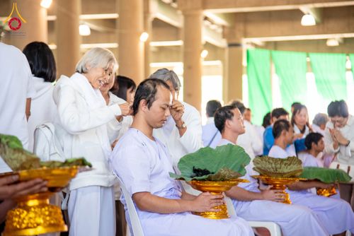 ภาพ No.293621:วันที่ 10 มกราคม พ.ศ. 2569 พิธีปลงผมธรรมทายาทบูชาธรรม 117  ปี คุณยายอาจารย์ฯ ณ วิหารคด วัดพระธรรมกาย ปทุมธานี