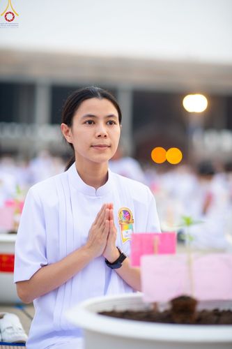 ภาพ No.90144:พิธีปลูกทรัพย์บานชื่น  เนื่องใน 139 ปี วันคล้ายวันเกิดด้วยรูปกายเนื้อ พระมงคลเทพมุนี (สด จนฺทสโร) พระผู้ปราบมาร วันอังคารที่ 10 ตุลาคม พ.ศ. 2566 ณ วัดพระธรรมกาย จ.ปทุมธานี