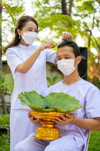 ภาพ No.78631:พิธีตัดปอยผมและปลงผมนาคธรรมทายาท  โครงการบรรพชาและอุปสมบทหมู่ วันคุ้มครองโลก วันที่ 26 มีนาคม พ.ศ.2566 ณ หมู่บ้านบรรลุธรรม วัดพระธรรมกาย