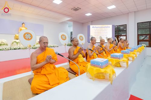 ภาพ No.294229:วันอาทิตย์ที่ 14 ธันวาคม พ.ศ.2568 พิธีเจริญพระพุทธมนต์สมโภชดวงแก้วลูกนิมิตเอก และดวงแก้วนิมิตปฏิบัติธรรม อัญเชิญประดิษฐาน  ณ วัดพระธรรมกายในประเทศสหรัฐอเมริกาและประเทศเยอรมนี 7 แห่ง ณ อาคารปลูกศรัทธา 2 วัดพระธรรมกาย