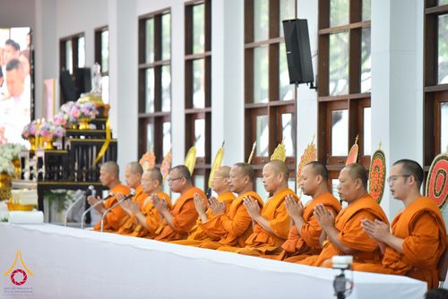 ภาพ No.344212:วันที่ 12 สิงหาคม พ.ศ. 2569  พสกนิกรชาวอำเภอคลองหลวง พร้อมใจร่วมพิธีสวดพระพุทธมนต์และทำบุญตักบาตรถวายพระราชกุศล เนื่องในวันคล้ายวันพระราชสมภพ สมเด็จพระบรมราชชนนีพันปีหลวง และวันแม่แห่งชาติ 12 สิงหาคม 2569