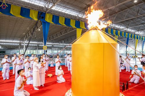 ภาพ No.87458:พิธีจุดเทียนใจ ไฟนิรันดร์ อนันตชัย วันอาทิตย์ที่ 10 กันยายน พ.ศ. 2566 ณ สภาธรรมกายสากล วัดพระธรรมกาย