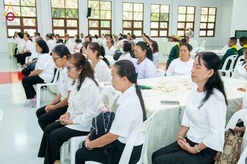ภาพ No.327444:วันศุกร์ที่ 1 พฤษภาคม พ.ศ. 2569 รวมใจพสกนิกรชาวอำเภอคลองหลวง ประดิษฐ์ดอกไม้จันทน์ เพื่อใช้ในพิธีถวายดอกไม้จันทน์ในงานพระราชพิธีถวายพระเพลิงพระบรมศพ สมเด็จพระนางเจ้าสิริกิติ์ พระบรมราชินีนาถ พระบรมราชชนนีพันปีหลวง ณ วัดพระธรรมกาย