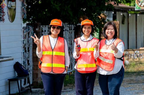 ภาพ No.296303:ภาพเบื้องหลังอาสาสมัครรวมใจ ชุดที่ 2 ในโครงการธรรมยาตรา กตัญญูบูชา มหาปูชนียาจารย์ พระมงคลเทพมุนี(สด จนฺทสโร) พระผู้ปราบมาร อนุสรณ์สถาน 7 แห่ง ปีที่ 14