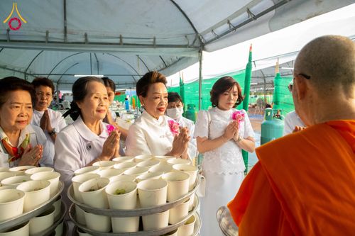 ภาพ No.289961:วันที่ 8 มกราคม พ.ศ. 2569 พิธีถวายภัตตาหารเป็นสังฆทาน แด่พระธรรมยาตรา ณ อนุสรณ์สถานคลองบางนางแท่น อ.สามพราน จ.นครปฐม ในโครงการธรรมยาตรา กตัญญูบูชา มหาปูชนียาจารย์ พระมงคลเทพมุนี(สด จนฺทสโร) พระผู้ปราบมาร อนุสรณ์สถาน 7 แห่ง ปีที่ 14