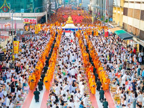 ภาพ No.343189:วันอาทิตย์ที่ 16 สิงหาคม พ.ศ.2569 พิธีตักบาตรพระ 10,000 รูป นานาชาติ ปีที่ 23 คณะสงฆ์ 4 ประเทศ 14 จังหวัดภาคใต้ น้อมถวายเป็นพุทธบูชา ทำบุญเพื่อแม่- พ่อ ณ ถนนนิพัทธ์อุทิศ 3 อ.หาดใหญ่ จ.สงขลา