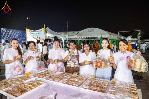 ภาพ No.296613:วันที่ 18 มกราคม พ.ศ. 2569 พิธีถวายภัตตาหารเป็นสังฆทาน แด่พระธรรมยาตรา ณ วัดโบสถ์บน ต.บางคูเวียง จ.นนทบุรี อนุสรณ์สถานลำดับที่ 4 สถานที่เกิดด้วยกายธรรม ในโครงการธรรมยาตรา กตัญญูบูชา มหาปูชนียาจารย์ พระมงคลเทพมุนี(สด จนฺทสโร) พระผู้ปราบมาร อนุสรณ์สถาน 7 แ