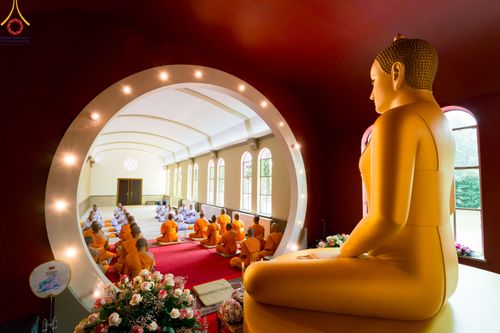 ภาพ No.83869:พิธีเวียนประทักษิณ,พิธีบรรพชาและพิธีอุปสมบทหมู่ ในโครงการอบรมพระธรรมทายาทในทวีปยุโรป  รุ่นที่ 9 วันอาทิตย์ที่ 16 กรกฎาคม พ.ศ. 2566 ณ วัดพระธรรมกายเบเนลักซ์  ประเทศเบลเยียม