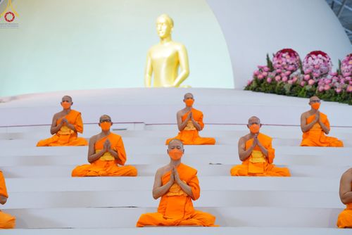 ภาพ No.81534:พิธีตักบาตร ข้าวสารอาหารแห้ง และพิธีบูชาข้าวพระ ณ สภาธรรมกายสากล วัดพระธรรมกาย วันเสาร์ที่ 3 มิถุนายน 2566
