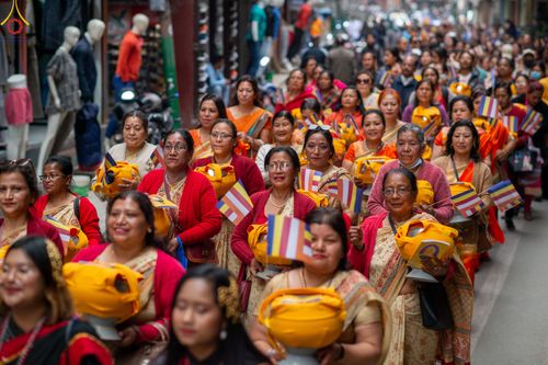 ภาพ No.77674:พิธีตัดปอยผมและปลงผมนาคธรรมทายาท ในโครงการบรรพชาสามเณรหมู่ ประเทศเนปาล วันที่ 11 มีนาคม พ.ศ.2566