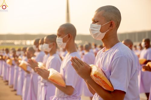 ภาพ No.79793:พิธีเวียนประทักษิณ ณ พระมหาธรรมกายเจดีย์ และพิธีวันทาเจดีย์ ในโครงการบรรพชาสามเณรฟื้นฟูพระพุทธศาสนาทั่วไทย วันเสาร์ที่ 8 เมษายน พ.ศ.2566