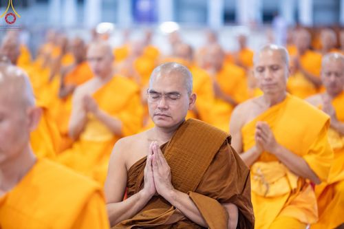 ภาพ No.136716:พิธีตักบาตร พิธีบูชาข้าวพระ ในวันอาทิตย์ต้นเดือนที่ 5 พฤษภาคม พ.ศ. 2567 ณ วัดพระธรรมกาย จ.ปทุมธานี