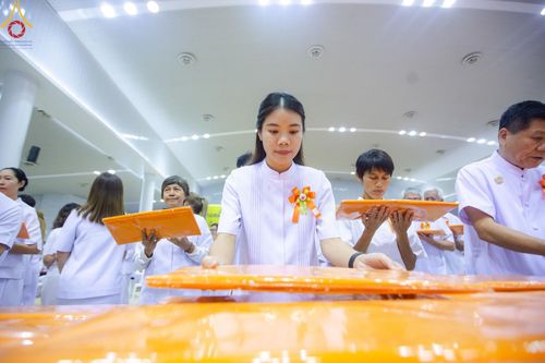 ภาพ No.160275:พิธีทอดผ้าป่าสมทบกฐินวัดพระธรรมกาย และสมทบกฐิน 30,000 วัดทั่วไทย ครั้งที่ 3 ณ สภาธรรมกายสากล วัดพระธรรมกาย วันพฤหัสบดีที่ 10 ตุลาคม พ.ศ. 2567