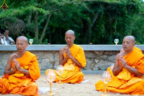 ภาพ No.141199:PhotoStory มหาศรัทธา ธรรมยาตราศรีลังกา EP.6 พิธีจุดวิสาขประทีป 6 วัด ถวายเป็น พุทธบูชา  โครงการสยาม-ลังกา ธรรมยาตรา  ฉลองเทศกาลวิสาขบูชาแห่งชาติ ศรีลังกา  บูชาธรรม 80 ปี หลวงพ่อธัมมชโย วันที่ 16 พฤษภาคม พ.ศ. 2567